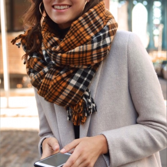 Tartan Plaid Scarf - Picture 2 of 4